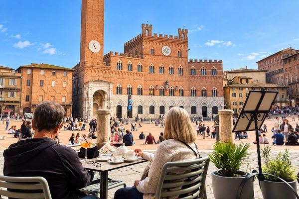 8-Seat Minivan Tour from Florence: Monteriggioni, Siena, Chianti Wine Lunch, San Gimignano