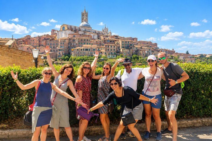 8-Seat Minivan Tour from Florence: Monteriggioni, Siena, Chianti Wine Lunch, San Gimignano (11/12)