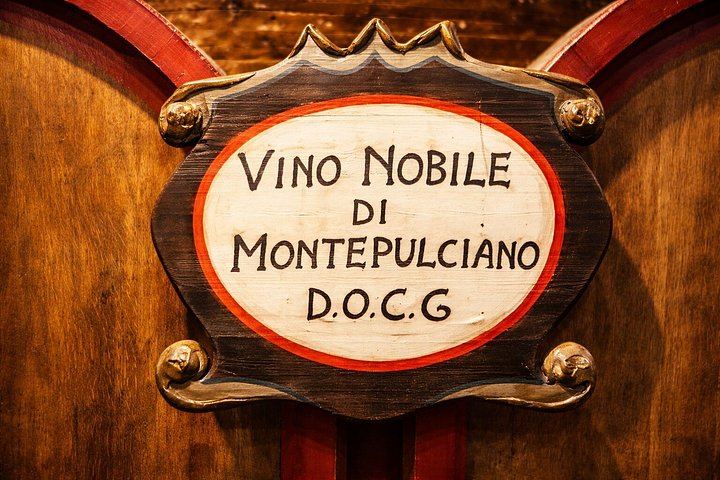 Siena Station Minivan Wine Tour: Montepulciano, Pienza, Val d'Orcia and Brunello Lunch (11/12)