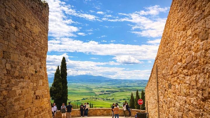 Val d'Orcia Day Trip from Florence: Montepulciano Nobile, Pienza Lunch and Brunello (1/12)