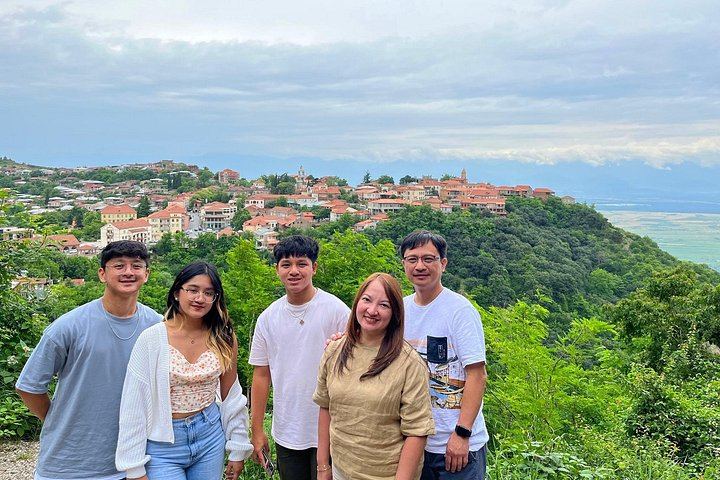 Private Kakheti Tour: Manavi Fortress, Vellino Family Cellar and Home-Cooked Lunch (12/12)