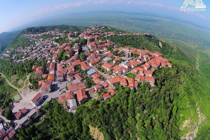 Private Kakheti Tour: Khinkali Lunch, Telavi Qvevri Tasting and Gombori Pass (2/10)