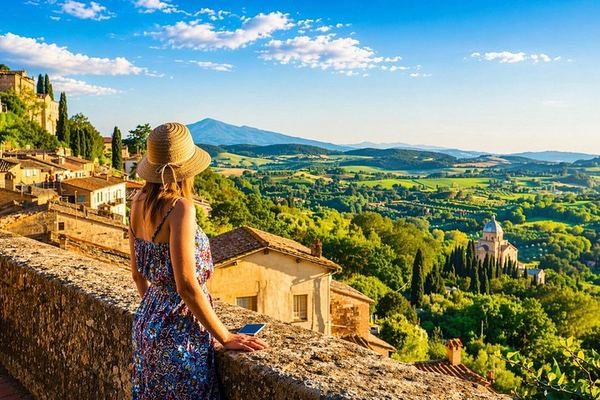 Brunello di Montalcino Wine Tour from Siena Railway Station: Two Winery Tastings