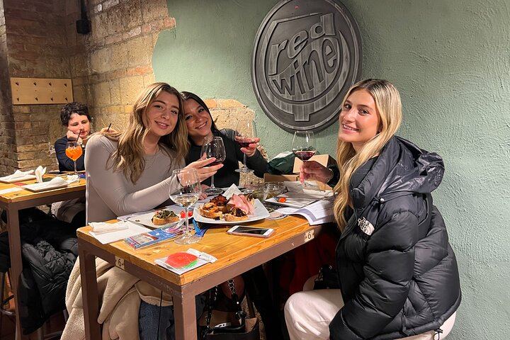 Naples Wine Tasting with Trivia Games, Campanian Grapes and Bruschetta Near Gesu Nuovo (9/12)
