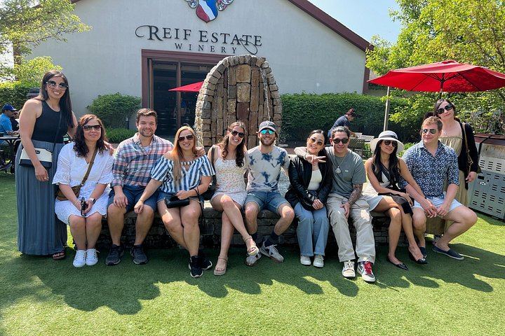 Niagara-on-the-Lake Full-Day Wine Tour with Cheese and Charcuterie Pairings (11/11)