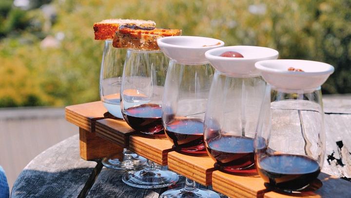 Waiheke Food and Wine Day: Tastings with Pairings, Shared Platter Lunch, 11 Guests Max (2/12)