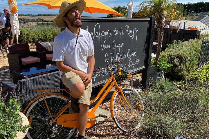 Waiheke Food and Wine Day: Tastings with Pairings, Shared Platter Lunch, 11 Guests Max (8/12)