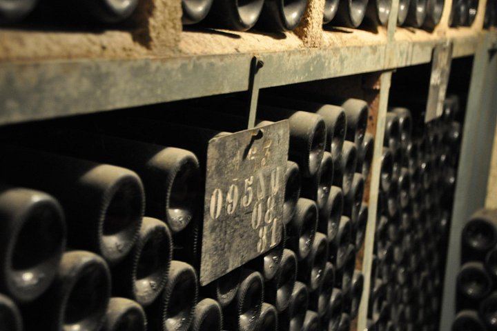 Small-Group Beaune Wine Tour from Dijon: Route des Grands Crus and Premier Cru Tasting (10/12)