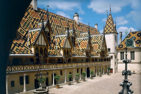 Burgundy Full-Day Tour from Dijon: Côte de Nuits, Côte de Beaune and Beaune, Max 8 People