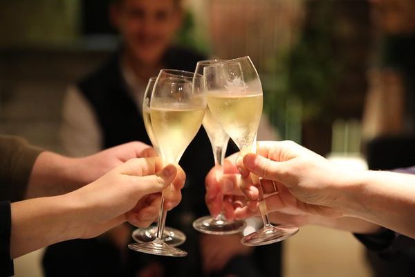 Small Group Full-Day Champagne Tour from Reims: Three Family Growers, Ten Tastings, Lunch