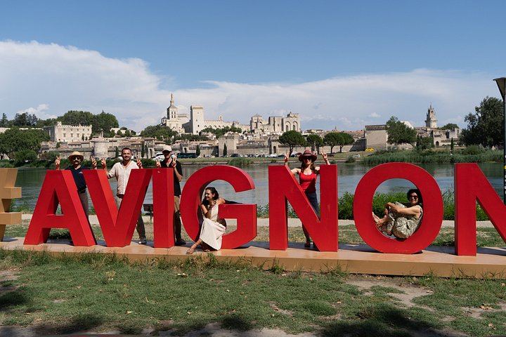 Small-Group Marseille Cruise Shore Excursion: Avignon and Châteauneuf-du-Pape Wine (4/8)