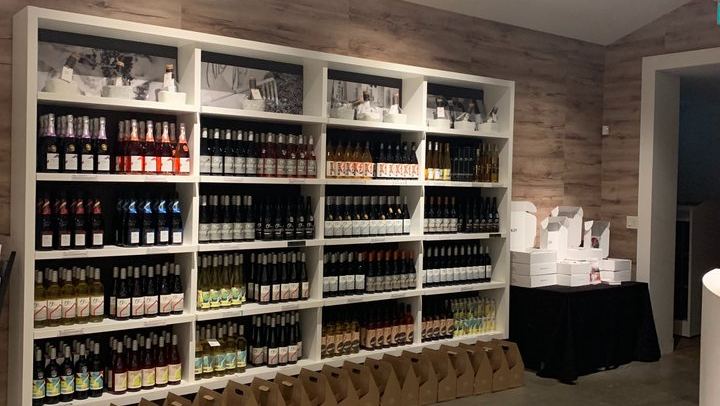 Small Group Niagara Wine Tour from Toronto: Reif, Pillitteri, Between the Lines, Lunch (3/7)