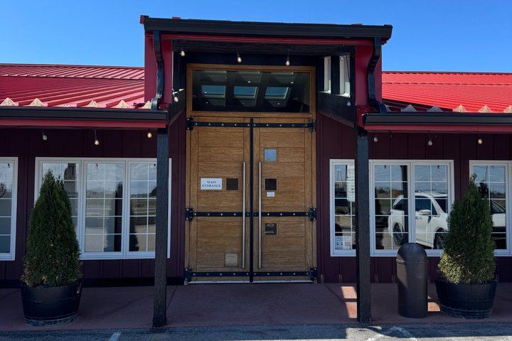Small Group Niagara Wine Tour from Toronto: Reif, Pillitteri, Between the Lines, Lunch (2/7)