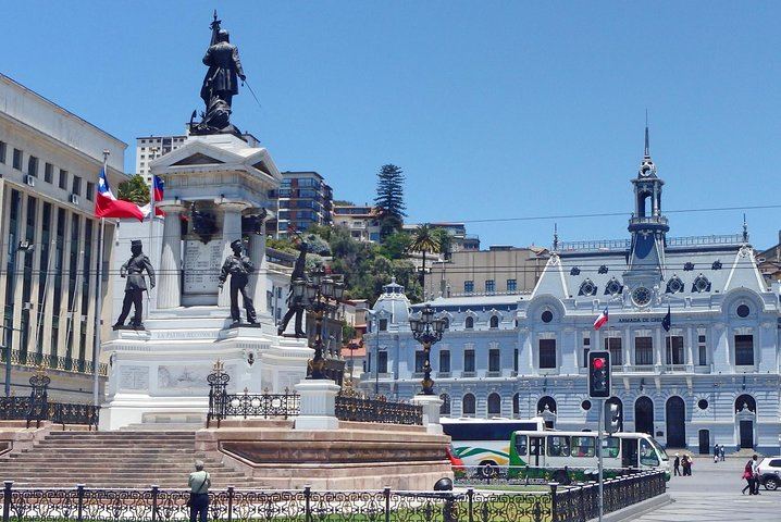 Small-Group Cruise Day Trip: Valparaiso, Viña del Mar and Casablanca Winery Tasting (1/12)