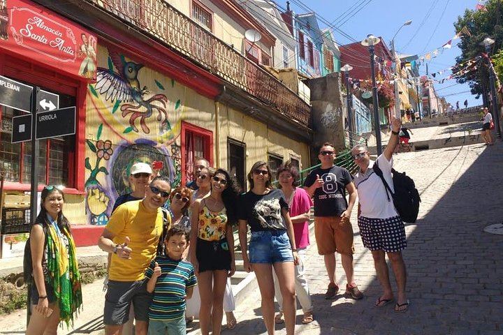 Small-Group Cruise Day Trip: Valparaiso, Viña del Mar and Casablanca Winery Tasting (10/12)
