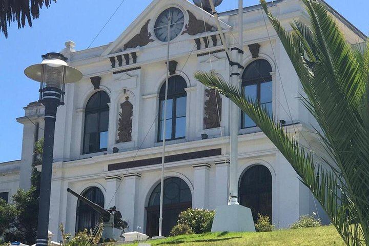 Small-Group Cruise Day Trip: Valparaiso, Viña del Mar and Casablanca Winery Tasting (8/12)