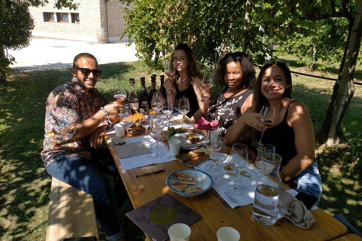 Single-Winery Prosecco Tasting from Venice: Sommelier Host, 4 Styles, Cheese Lunch (4/12)