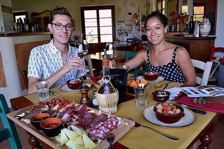 Small-Group Tour: Chianti Winery, San Gimignano and Vernaccia Lunch Tasting (5/7)