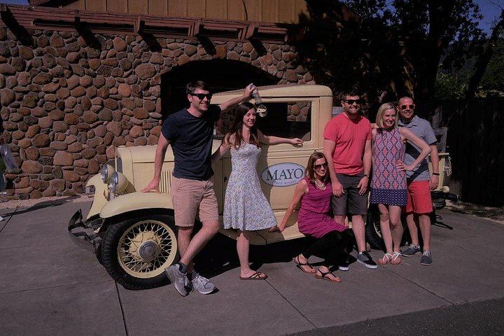 Sonoma Valley Open-Air Wine Trolley Tour with Winery Stops and Lunch (2/12)