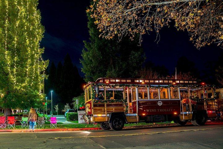 Sonoma Valley Open-Air Wine Trolley Tour with Winery Stops and Lunch (9/12)