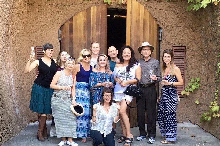Sonoma Valley Small-Group Winery Tour: Back-Road Wineries and Picnic Lunch (2/5)