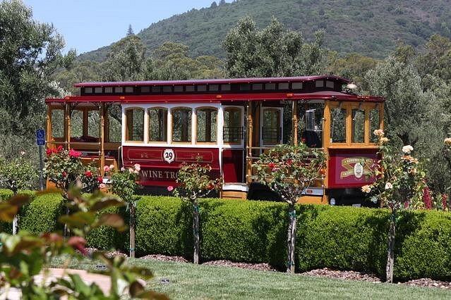 Sonoma Valley Open-Air Wine Trolley Tour with Winery Stops and Lunch (1/12)
