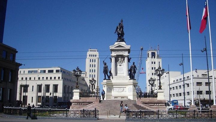 Casablanca Valley Wine Tasting and Valparaiso Heritage Walk, Markets and Elevators (4/12)