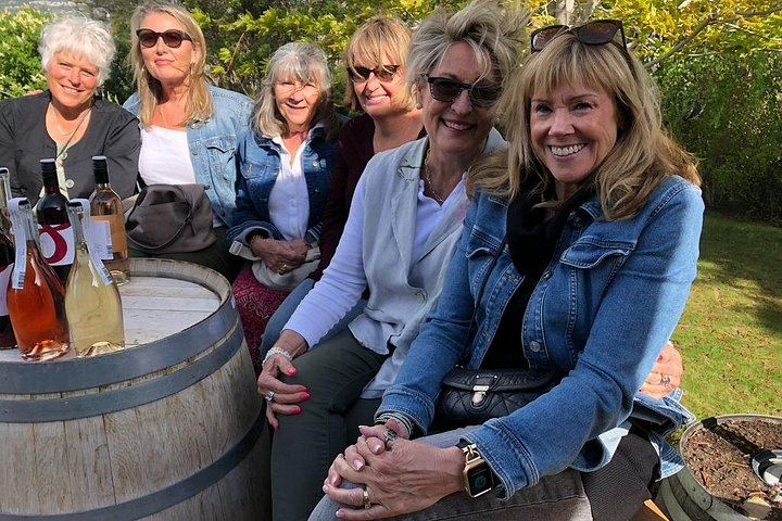 West Kelowna Afternoon Wine Tour with Guide Cherry: 4 Wineries, 45 Minutes Each (7/7)