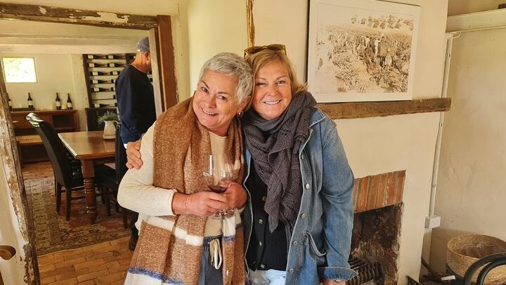 Barossa Valley Wine Tour for Six Guests with a Local Guide, Barossa Pickup and Lunch (1/12)