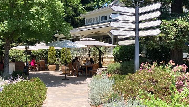 Private Chauffeured Napa and Sonoma Wine Tour for 2 to 5 People, 5 Hours (1/12)