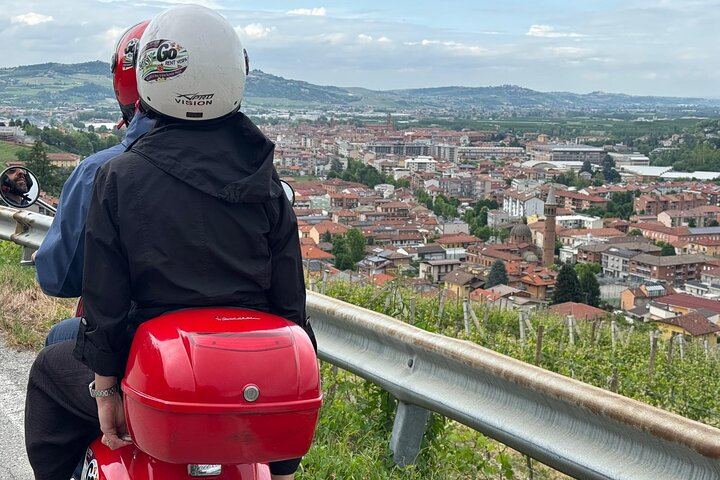 Private Vespa Tour from Alba through the Barolo and Barbaresco Hills with a Pro Guide (10/10)