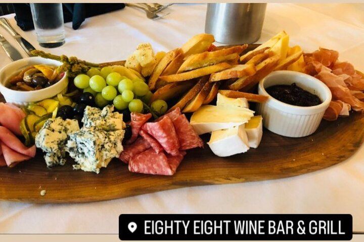 Sunset Niagara-on-the-Lake Small Group Wine Tour with 3-Course Dinner at Eighty Eight (5/12)