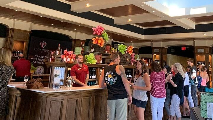 Sunset Niagara-on-the-Lake Small Group Wine Tour with 3-Course Dinner at Eighty Eight (2/12)