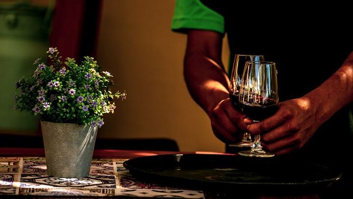Stellenbosch Luxury E-Bike Winelands Tour with Premium Tastings and Lunch (4/5)