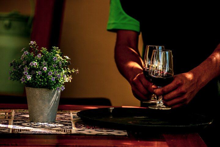 Stellenbosch Luxury E-Bike Winelands Tour with Premium Tastings and Lunch (4/5)