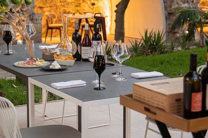 Sorrento Garden Tasting of 5 Premium Wines from Amalfi, Capri, Ischia and Vesuvius (4/12)