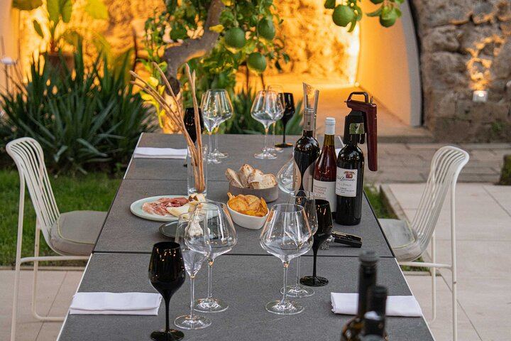 Sorrento Garden Tasting of 5 Premium Wines from Amalfi, Capri, Ischia and Vesuvius (5/12)