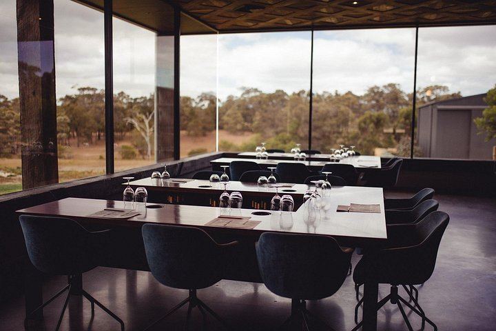 Margaret River Small-Group Wine Tour with Tannin Road, Cellar Doors and Brewery Lunch (12/12)