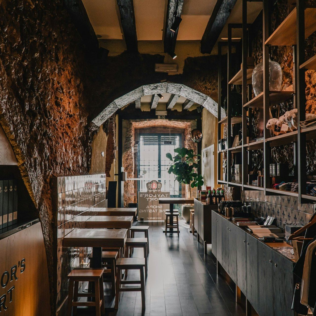 Taylor's Port Shop in Alfama, Lisbon: Three Ports with Pastel de Nata or Chocolate (8/9)