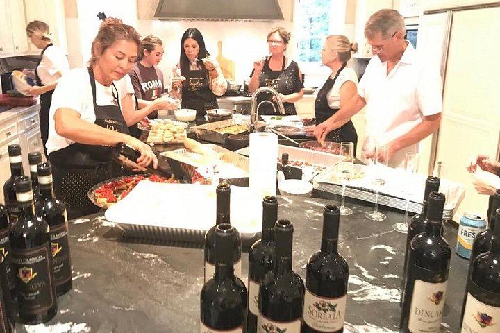 Chianti Classico Private Minivan Day from Florence: Montefioralle, Panzano and Farm Lunch (12/12)