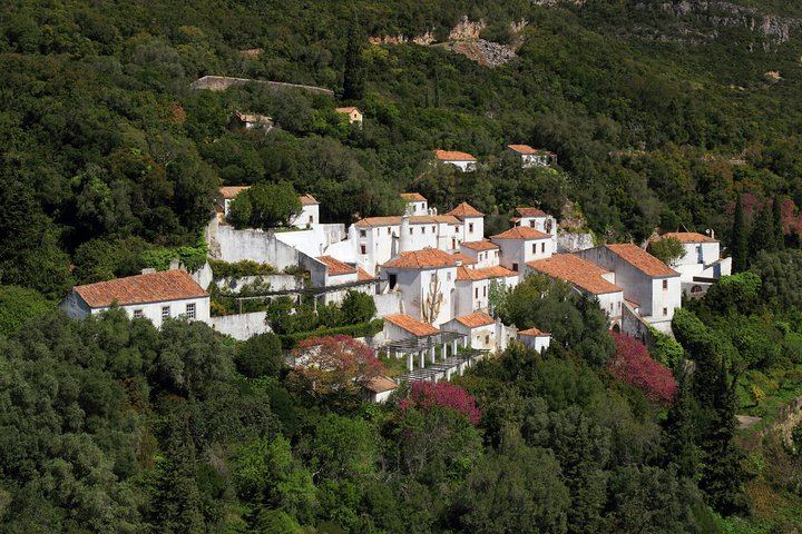 Arrábida Day from Lisbon for Max 8: Two Family Wineries, Tile Workshop, Sesimbra (11/12)