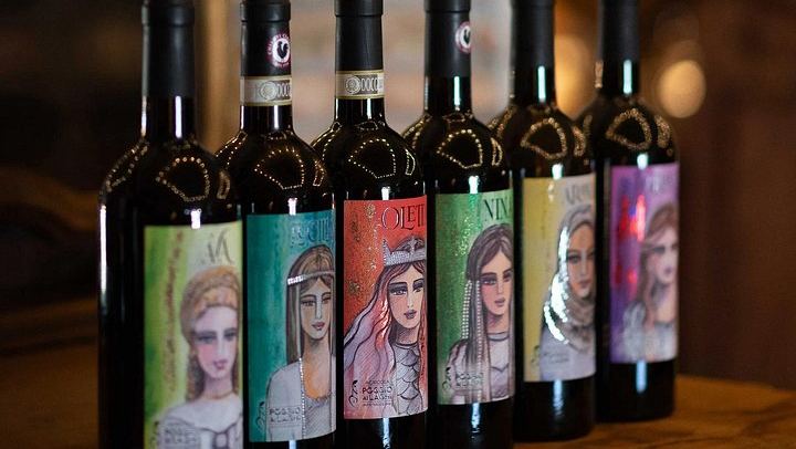 The Countess's Lunch at Poggio ai Laghi: Guided Chianti Tasting with Oils and Vinegars (2/7)