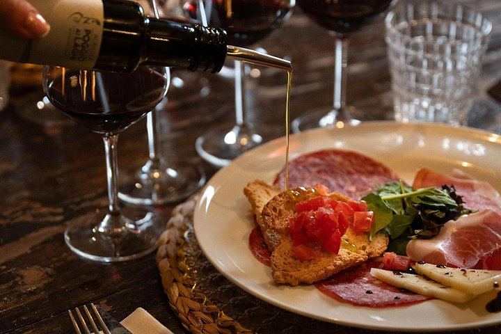 The Countess's Lunch at Poggio ai Laghi: Guided Chianti Tasting with Oils and Vinegars (3/7)