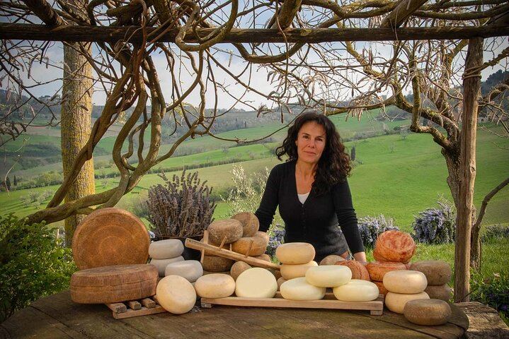 Private Slow-Living Day in Chianti: Montefioralle, Castello di Verrazzano and Estate Lunch (6/12)