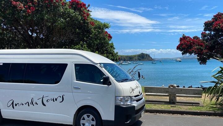 Waiheke Wine Tour with Ananda: Three Vineyards and Lunch at Three Seven Two (1/12)