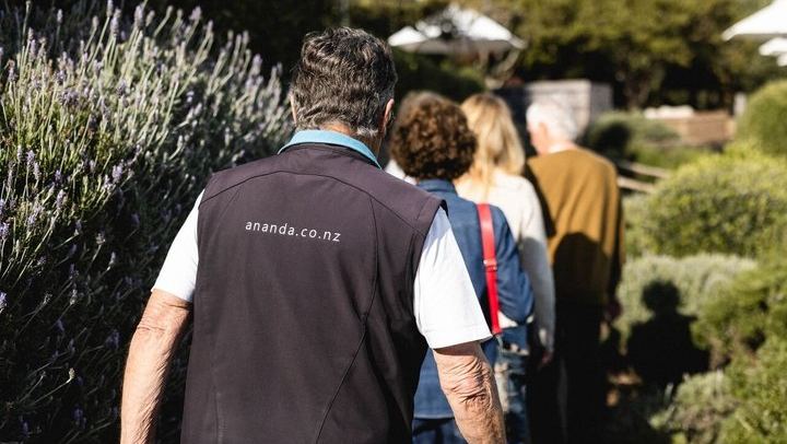 Waiheke Wine Tour with Ananda: Three Vineyards and Lunch at Three Seven Two (3/12)