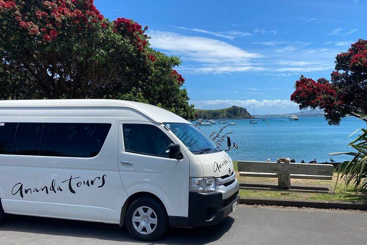 Waiheke Wine Tour with Ananda: Three Vineyards and Lunch at Three Seven Two (1/12)