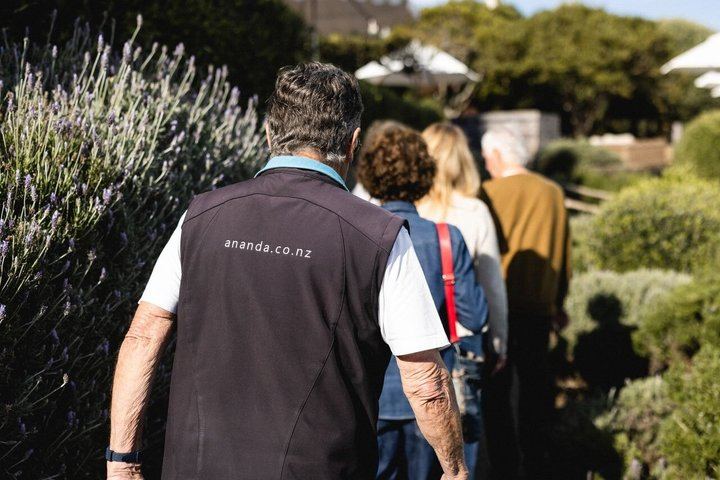 Waiheke Wine Tour with Ananda: Three Vineyards and Lunch at Three Seven Two (3/12)