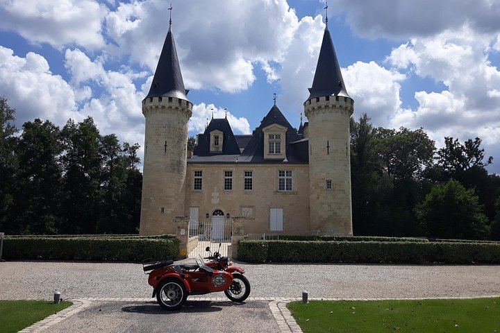 Médoc Sidecar Wine Tour from Bordeaux with a Local and Grand Cru Classé Tasting (4/8)