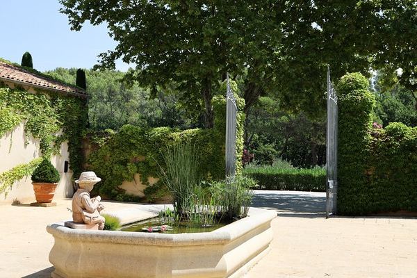 Private Luberon Day: Two Boutique Vineyards, Bastide du Laval Olive Mill and Lourmarin